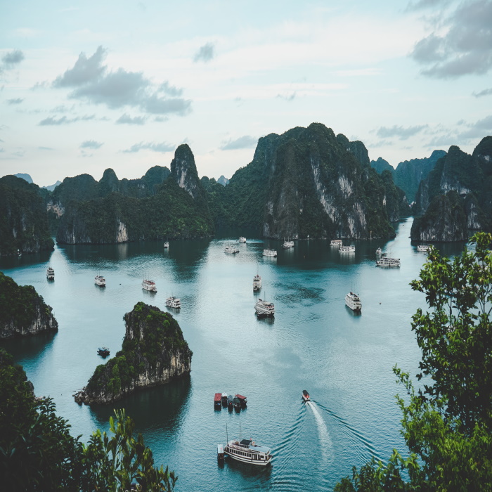 lan ha bay cruise halong bay cruise