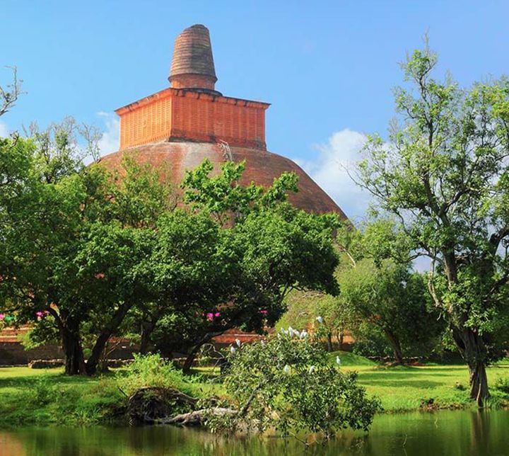 Ancient stupas of Sri Lanka Dagoba, Anuradhapura, Sri Lanka